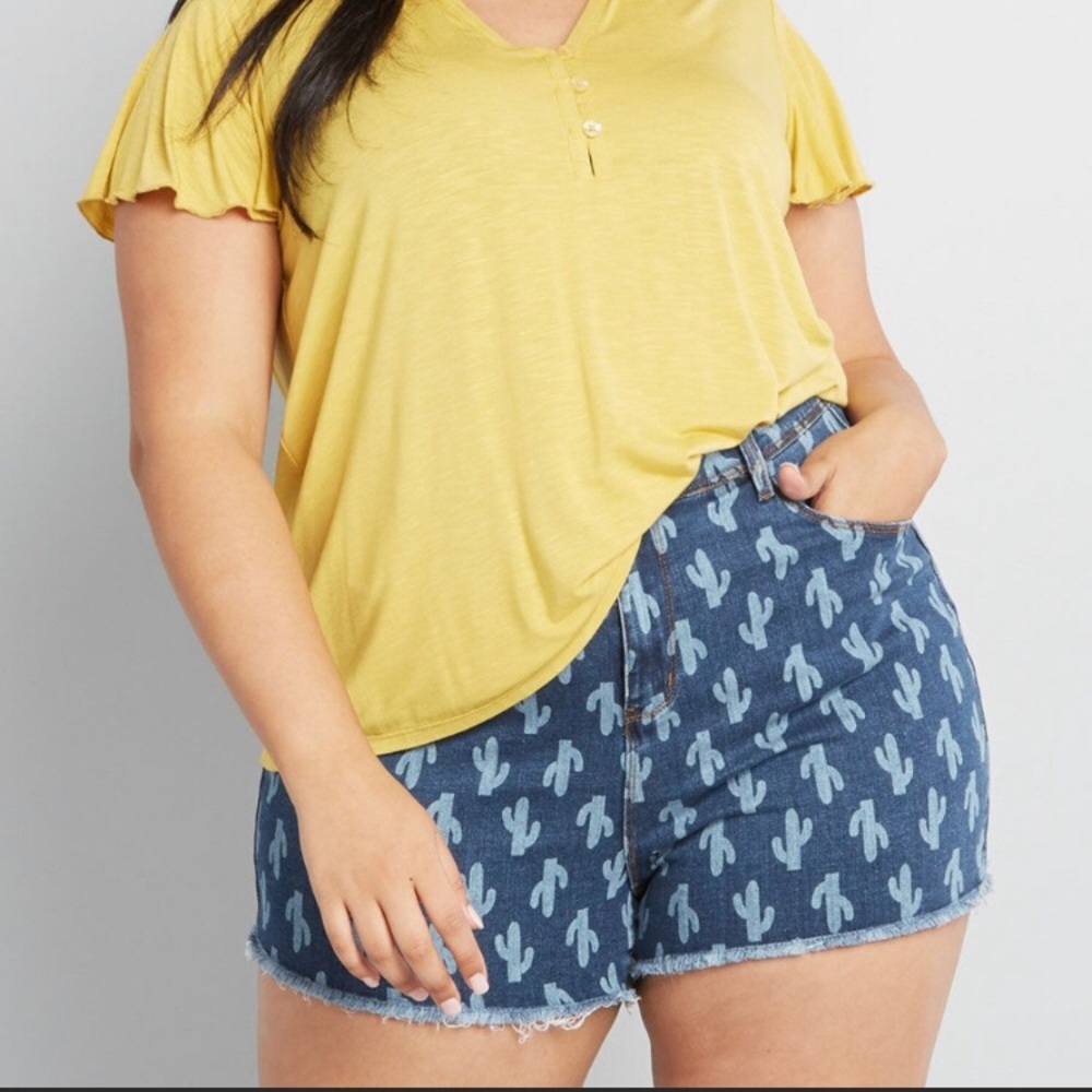 ModCloth Size 28 Plus Size Denim Shorts Cactus Print Dark Denim Raw Hem Summer